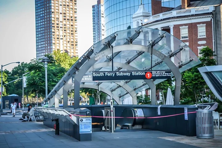 NYC Stacja Końcowa Metra "South Ferry"